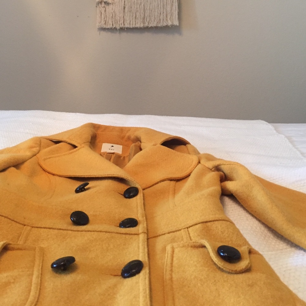 Mustard coat